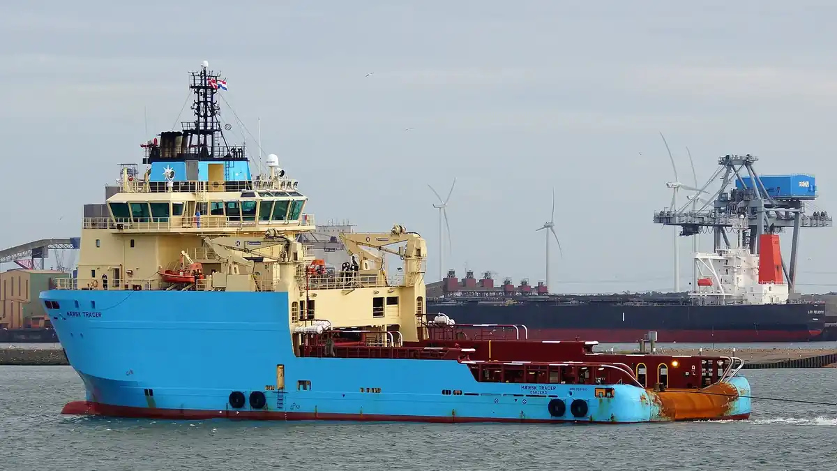 The survey vessel Abeille Marengo, under her former name Maersk Tracer, in the Nieuwe Waterweg