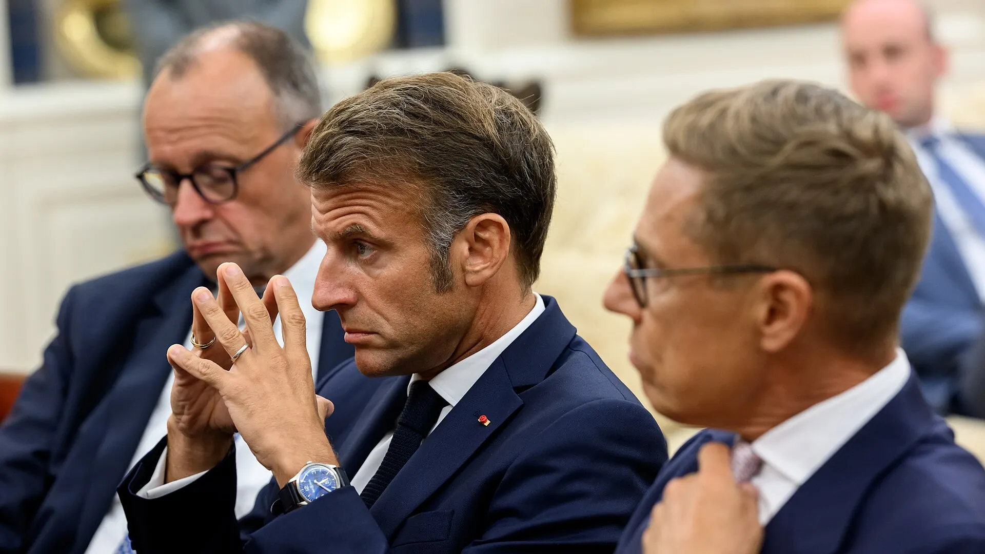 Emmanuel Macron and Alexander Stubb during a meeting with European leaders