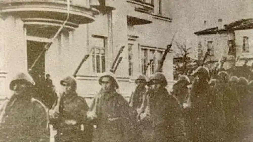 Greek units marching through the streets of Korytsa in November 1940