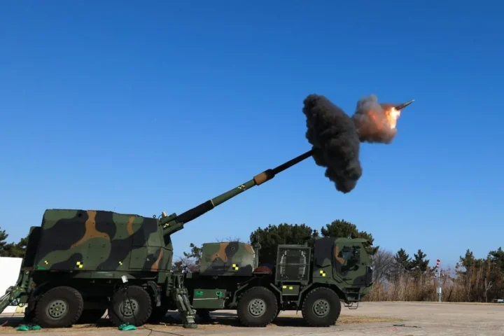 Wheeled K9 Mobile Howitzer firing during a test, Hanwha's proposal for the US Army Mobile Tactical Cannon programme