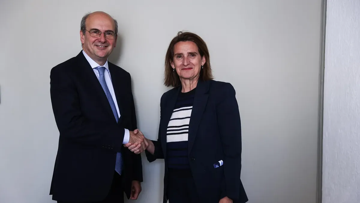 Greek Deputy Prime Minister Kostis Hatzidakis with European Commission Executive Vice-President Teresa Ribera in Athens