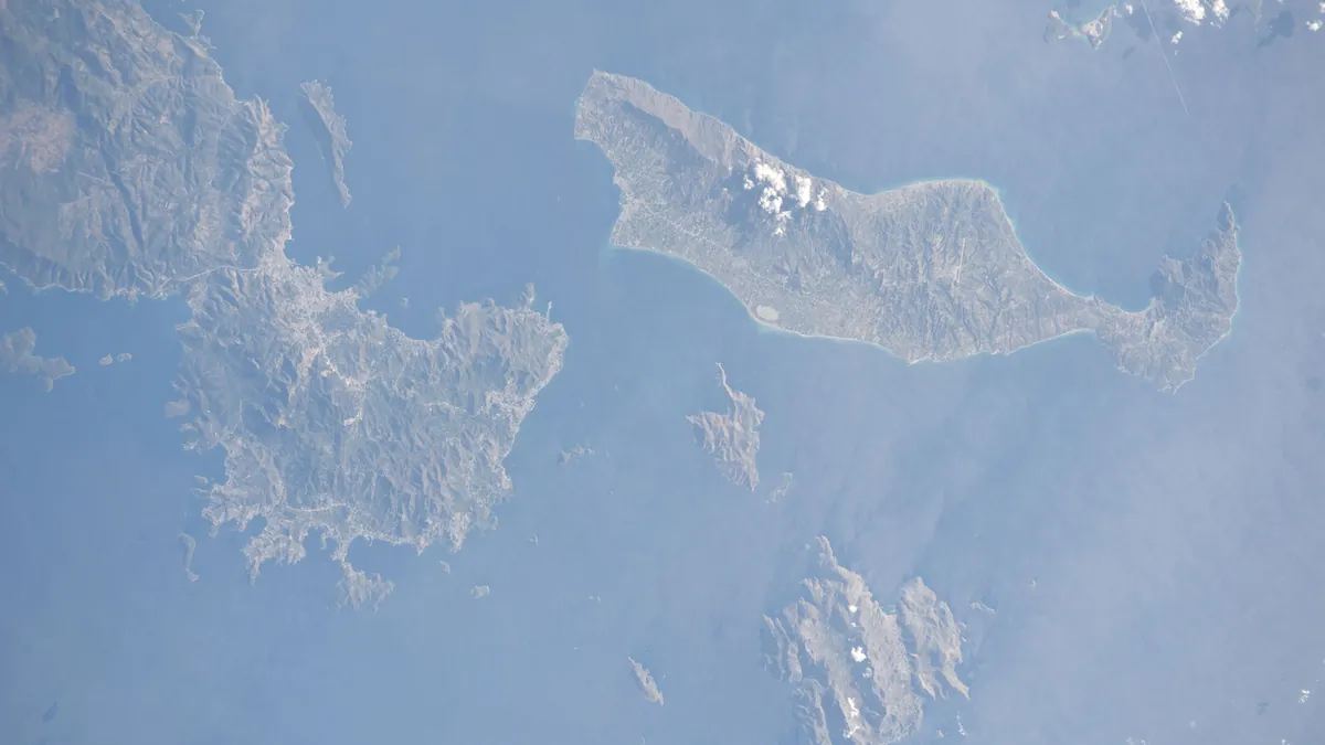 Astronaut photograph of Aegean islands in the eastern Aegean near the Imia islets