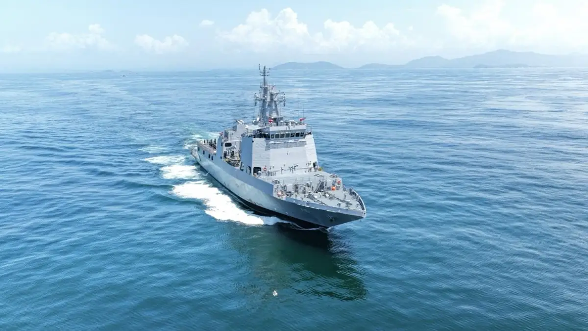INS Samarthak, the Indian Navy's first Multi-Purpose Vessel, underway at sea