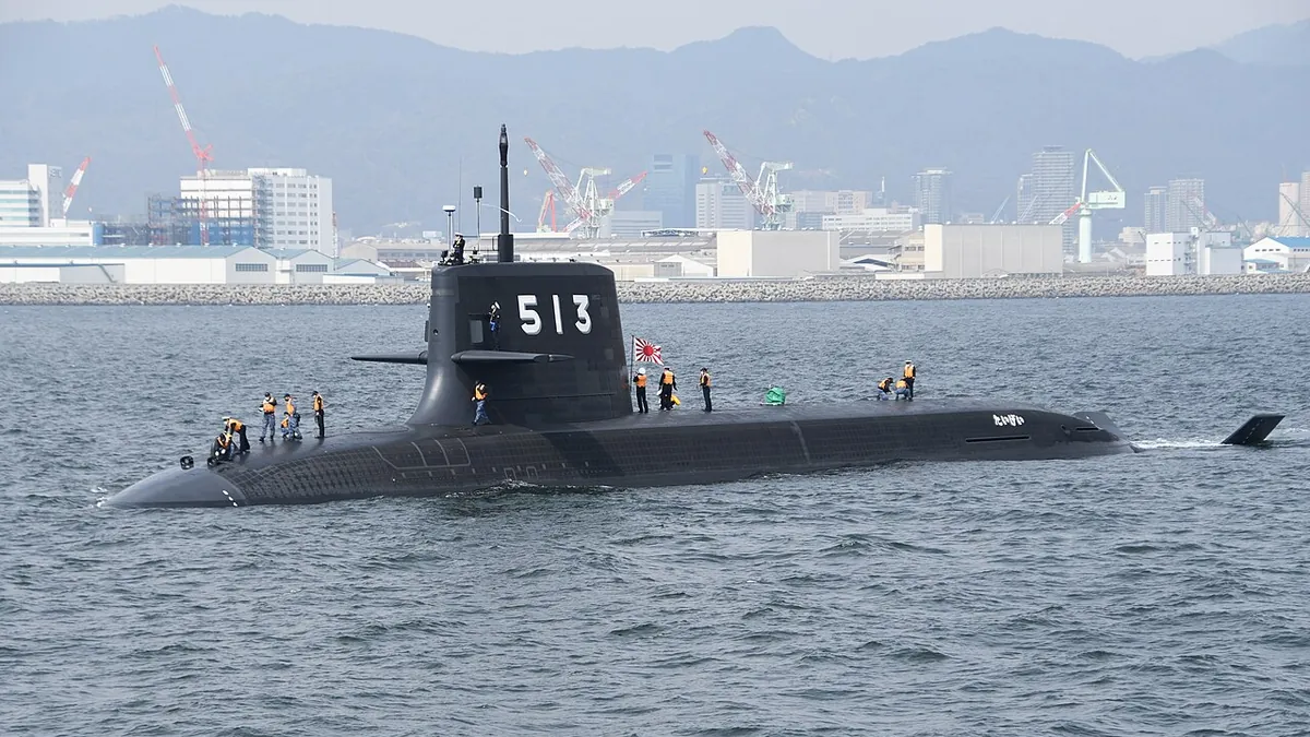 The Japan Maritime Self-Defense Force submarine Taigei (SS-513) sailing in the Port of Kobe, March 9, 2022