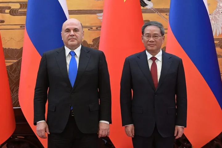 Chinese Premier Li Qiang and Russian Prime Minister Mikhail Mishustin at talks in 2023