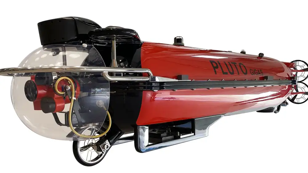 The PLUTO GIGAS with the movable sensor “head” at its bow