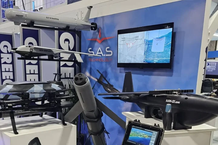 The SAS Technology booth at AUSA 2026 with the SeaSting, the MFK-120X Midros, the SARISA with a rocket launcher, the AHM-2X AIHMI and the Spearhead on a tripod
