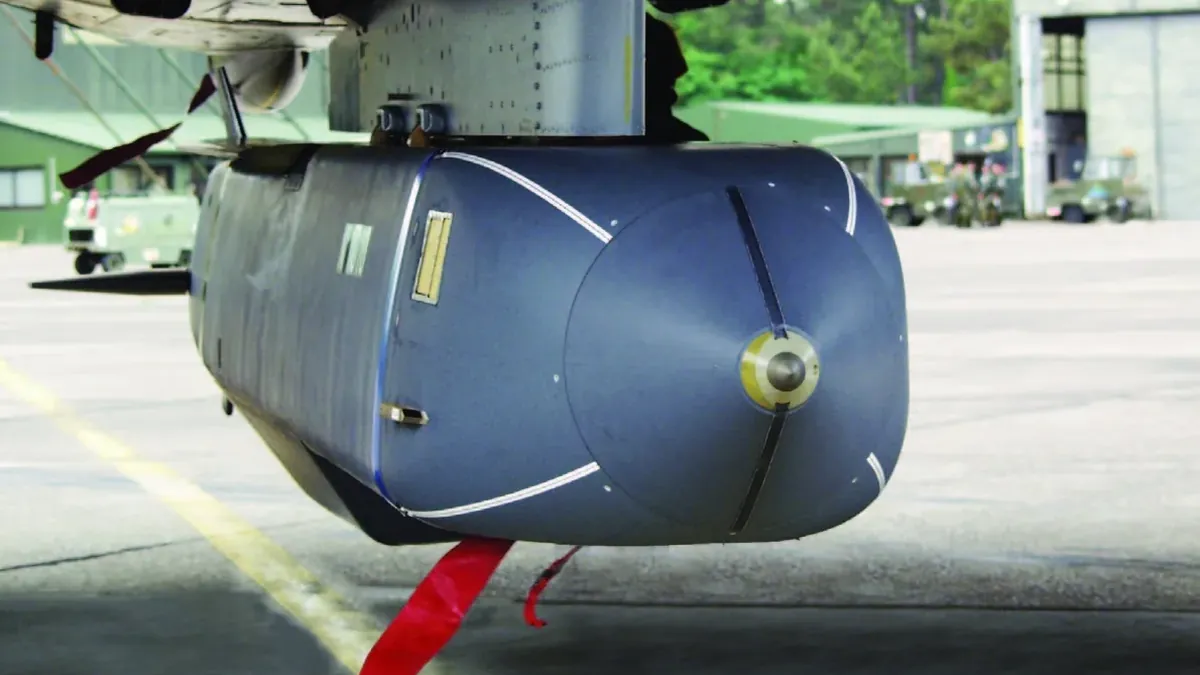 SCALP / Storm Shadow mounted under a fighter