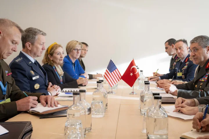 General Selçuk Bayraktaroğlu, at right, meets US General Dan Caine in Riga in September 2025