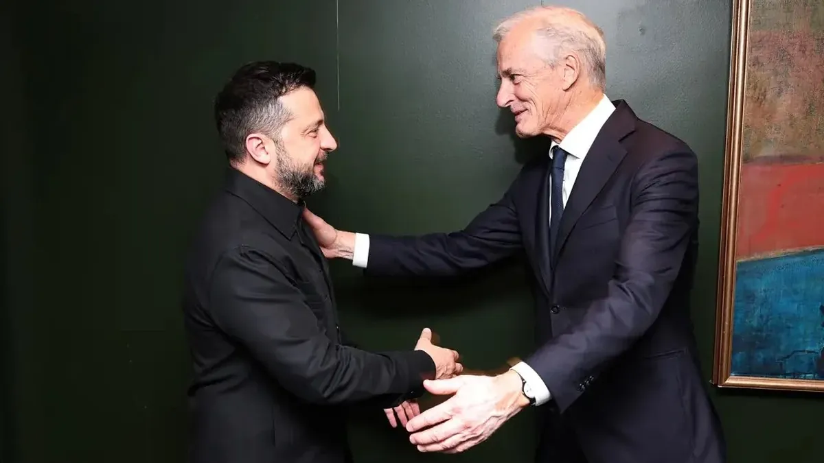 Jonas Gahr Støre with Volodymyr Zelensky